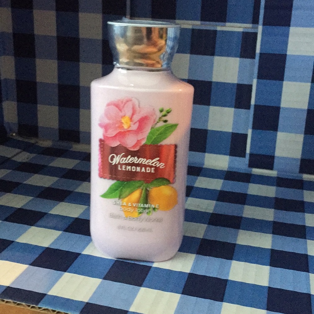 Brand new sealed Bath & and body works watermelon lemonade Shea lotion vitamin e